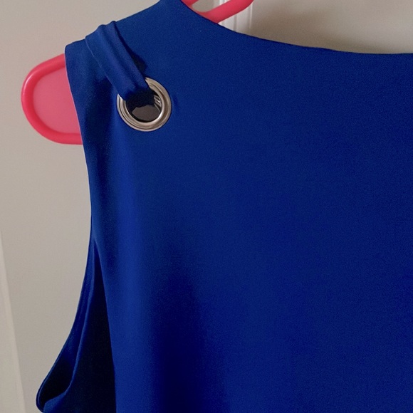 Beautiful Carmen Asymmetric Top! - Picture 12 of 13